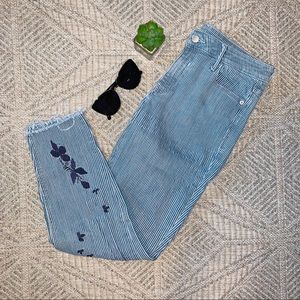 pinstripe jegging with flower embroidery